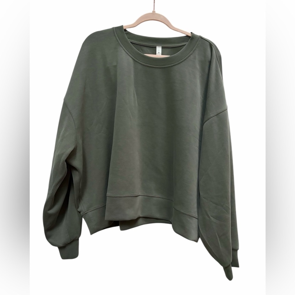 lululemon (perfectly oversized crop crew)